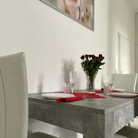 Apartament Downtown 4u *